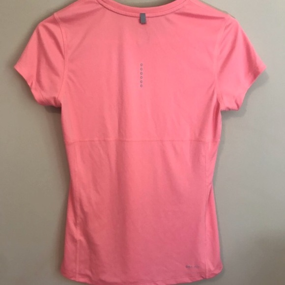 (SOLD) Nike dri-fit tees - Picture 5 of 7